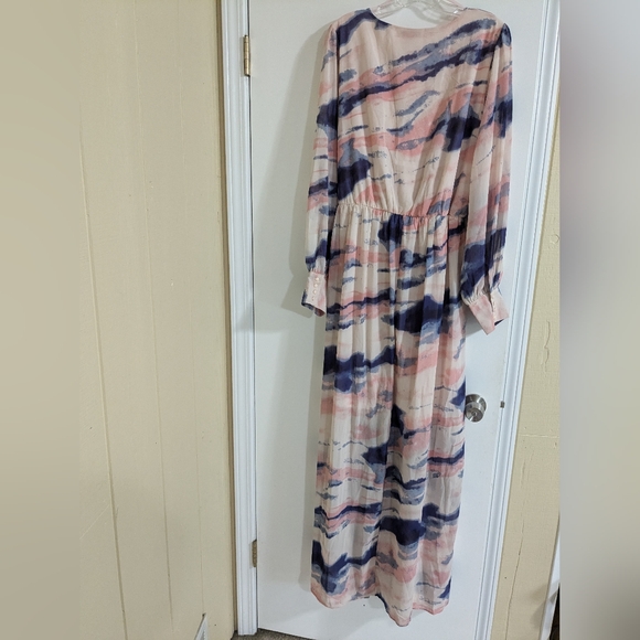 Women's plus size dress - Picture 8 of 8